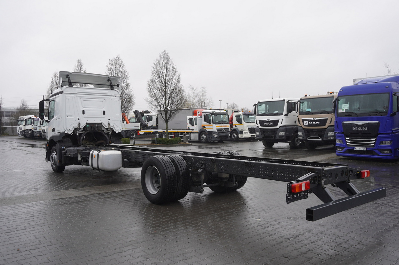 MERCEDES-BENZ Actros 1824 / 9.1 m chassis / sleeping cabin - Φορτηγό σασί: φωτογραφία 5 MERCEDES-BENZ Actros 1824 / 9.1 m chassis / sleeping cabin - Φορτηγό σασί: φωτογραφία 5