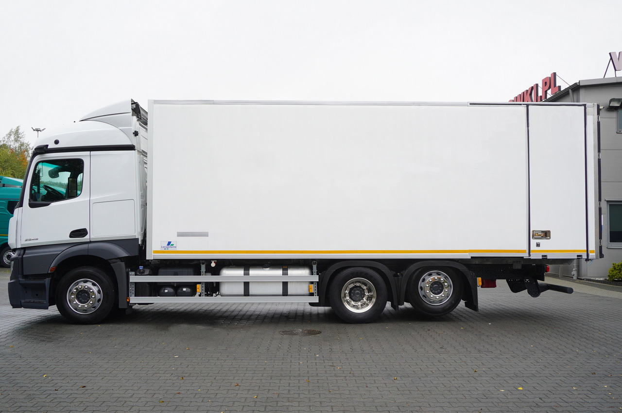 MERCEDES-BENZ Actros 2545 MP5 / Lecapitaine 18 EPAL refrigerator / Bitemperature / Carrier Supra 850 MT / ADR AT - Φορτηγό ψυγείο: φωτογραφία 2 MERCEDES-BENZ Actros 2545 MP5 / Lecapitaine 18 EPAL refrigerator / Bitemperature / Carrier Supra 850 MT / ADR AT - Φορτηγό ψυγείο: φωτογραφία 2