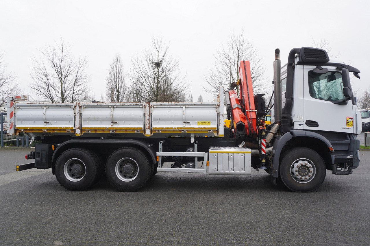 MERCEDES-BENZ Arocs 2636 6x4 / 2-way tipper / Fassi F135A.0.23 / remote control / Rotator - Φορτηγό με γερανό: φωτογραφία 3 MERCEDES-BENZ Arocs 2636 6x4 / 2-way tipper / Fassi F135A.0.23 / remote control / Rotator - Φορτηγό με γερανό: φωτογραφία 3