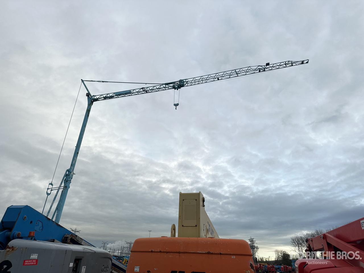 POTAIN IGO32 Tri/A Mobile self-erecting tower crane / 4400 MTH! - Πυργογερανός: φωτογραφία 4 POTAIN IGO32 Tri/A Mobile self-erecting tower crane / 4400 MTH! - Πυργογερανός: φωτογραφία 4