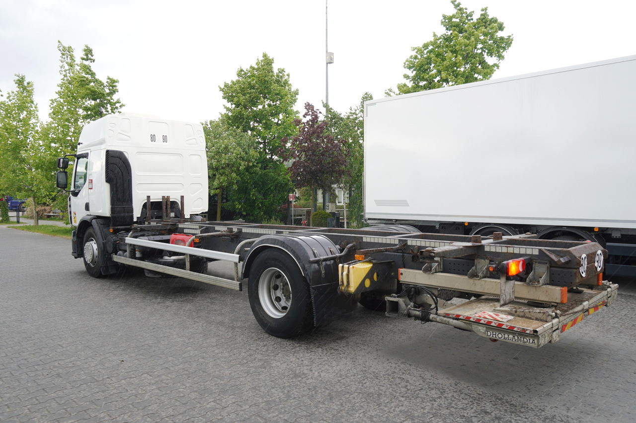RENAULT D19 Wide Glob / BDF / load capacity 11t / 280 thousand km / tail lift - Φορτηγό σασί: φωτογραφία 3 RENAULT D19 Wide Glob / BDF / load capacity 11t / 280 thousand km / tail lift - Φορτηγό σασί: φωτογραφία 3