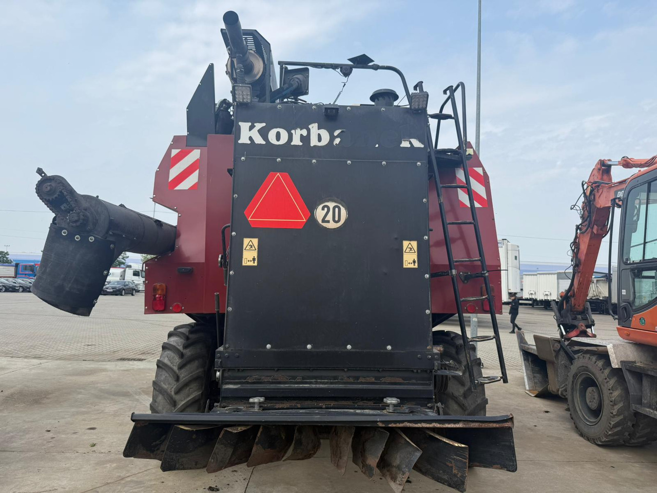 ROSTSELMASH VECTOR 425 RSM-101 grain harvester + Header 5 m + rapeseed harvesting extension / 2300 MTH - Θεριζοαλωνιστική μηχανή: φωτογραφία 4 ROSTSELMASH VECTOR 425 RSM-101 grain harvester + Header 5 m + rapeseed harvesting extension / 2300 MTH - Θεριζοαλωνιστική μηχανή: φωτογραφία 4