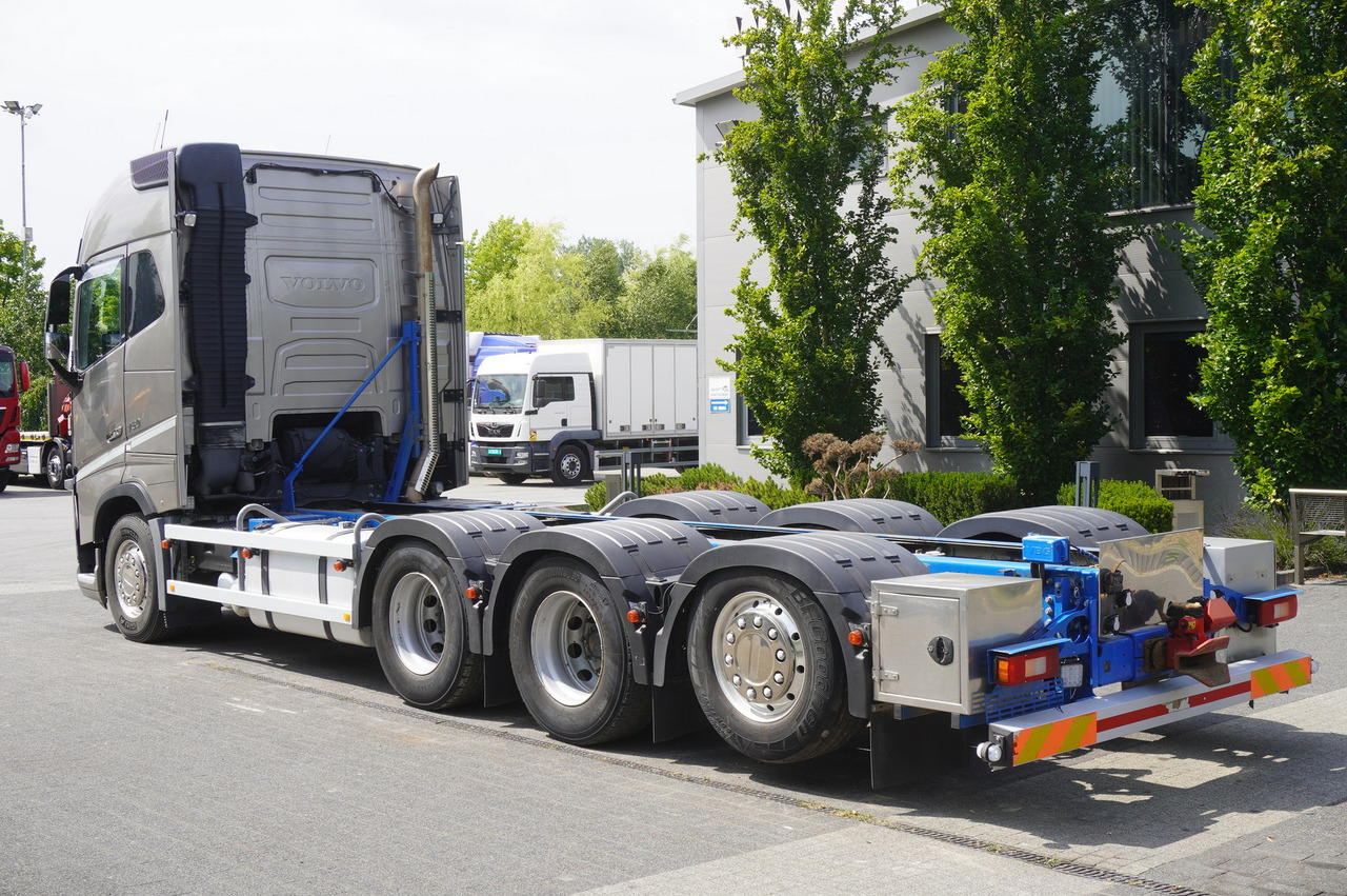 VOLVO FH16 750 8x4x4 / 750 HP! / Frame 685 cm / Steered 4th axle - Φορτηγό με γερανό: φωτογραφία 4 VOLVO FH16 750 8x4x4 / 750 HP! / Frame 685 cm / Steered 4th axle - Φορτηγό με γερανό: φωτογραφία 4
