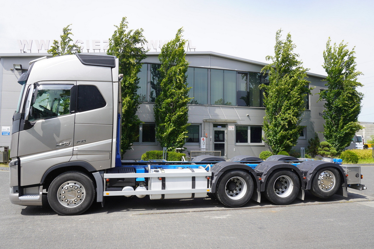 VOLVO FH16 750 8x4x4 / 750 HP! / Frame 685 cm / Steered 4th axle - Φορτηγό με γερανό: φωτογραφία 3 VOLVO FH16 750 8x4x4 / 750 HP! / Frame 685 cm / Steered 4th axle - Φορτηγό με γερανό: φωτογραφία 3