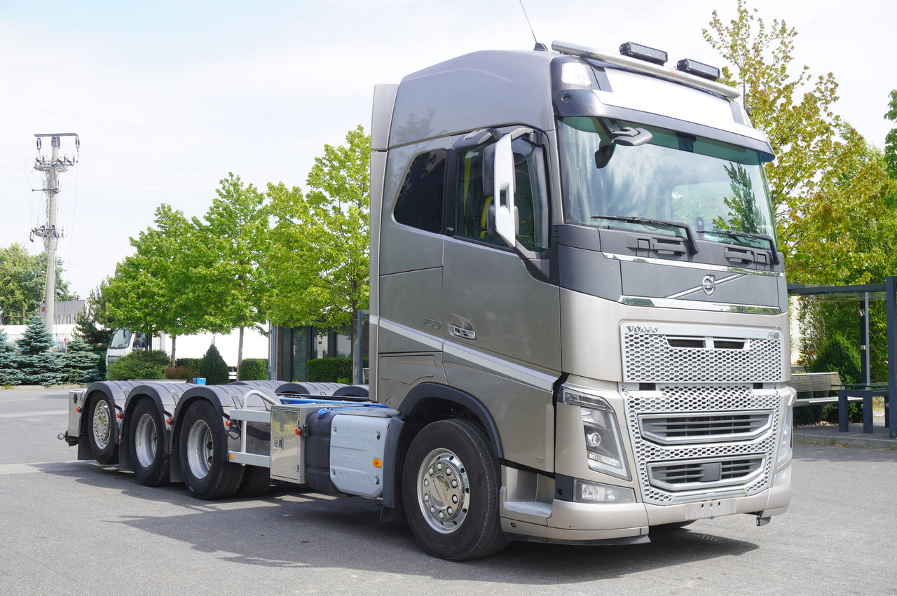Φορτηγό με γερανό VOLVO Volvo FH16 750 8x4x4 / 750 HP! / Frame 685 cm / Steered 4th axle: φωτογραφία 7