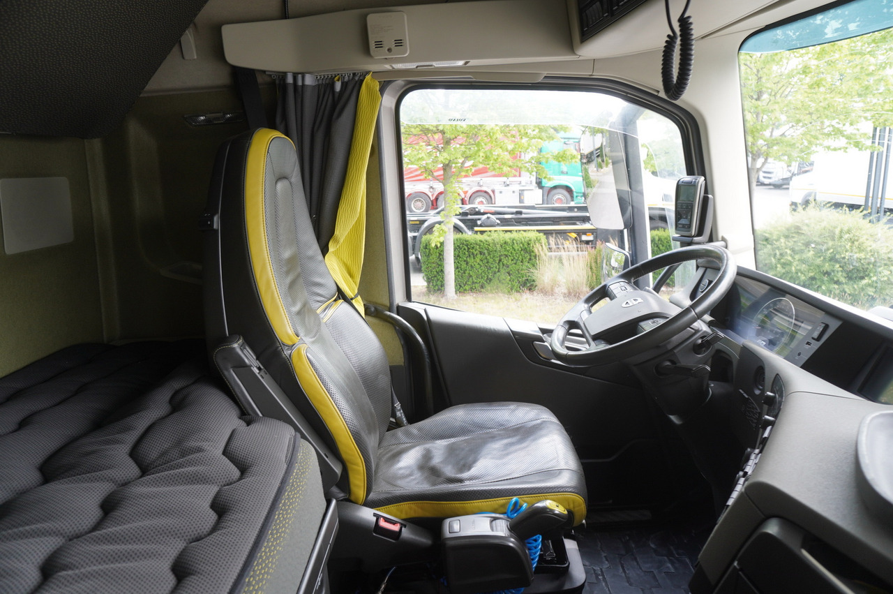 Φορτηγό με γερανό VOLVO Volvo FH16 750 8x4x4 / 750 HP! / Frame 685 cm / Steered 4th axle: φωτογραφία 27