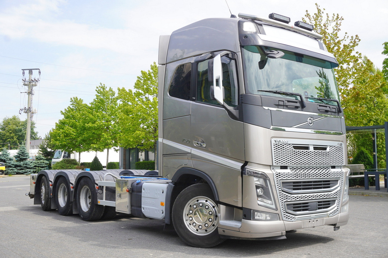Φορτηγό με γερανό VOLVO Volvo FH16 750 8x4x4 / 750 HP! / Frame 685 cm / Steered 4th axle: φωτογραφία 8