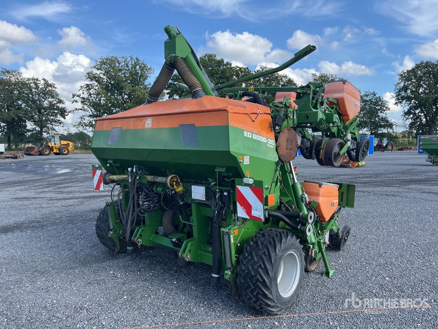 2015 Amazone ED 6000-2C Super Section Control 8 Row Planter - Σπαρτική μηχανή ακριβείας: φωτογραφία 2 2015 Amazone ED 6000-2C Super Section Control 8 Row Planter - Σπαρτική μηχανή ακριβείας: φωτογραφία 2