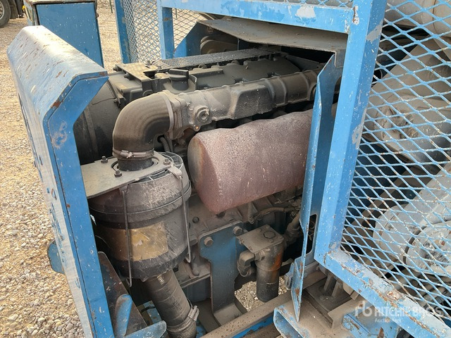 2001 Genie GS4390RT 4x4 Diesel Scissor Lift - Ψαλιδωτό ανυψωτικό: φωτογραφία 5 2001 Genie GS4390RT 4x4 Diesel Scissor Lift - Ψαλιδωτό ανυψωτικό: φωτογραφία 5