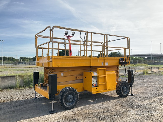 2003 Haulotte H15SDX 4x4 Diesel Scissor Lift - Ψαλιδωτό ανυψωτικό: φωτογραφία 3 2003 Haulotte H15SDX 4x4 Diesel Scissor Lift - Ψαλιδωτό ανυψωτικό: φωτογραφία 3