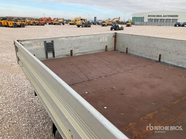 2006 Isuzu NPR77 4x2 Crew Cab Flatbed Truck - Φορτηγό με ανοιχτή καρότσα: φωτογραφία 4 2006 Isuzu NPR77 4x2 Crew Cab Flatbed Truck - Φορτηγό με ανοιχτή καρότσα: φωτογραφία 4