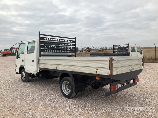 2006 Isuzu NPR77 4x2 Crew Cab Flatbed Truck - Φορτηγό με ανοιχτή καρότσα: φωτογραφία 2 2006 Isuzu NPR77 4x2 Crew Cab Flatbed Truck - Φορτηγό με ανοιχτή καρότσα: φωτογραφία 2