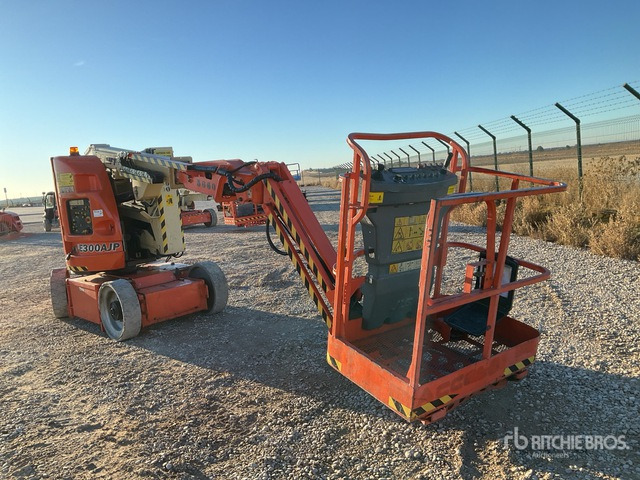 2007 JLG E300 AJP 2WD Electric Articulating Boom Lift - Καλαθοφόρο ανυψωτικό: φωτογραφία 3 2007 JLG E300 AJP 2WD Electric Articulating Boom Lift - Καλαθοφόρο ανυψωτικό: φωτογραφία 3