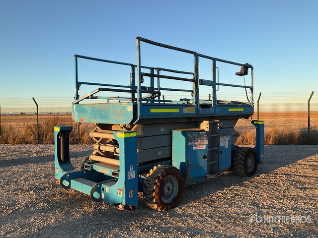 2011 Genie GS3384RT 4x4 Diesel Scissor Lift - Ψαλιδωτό ανυψωτικό: φωτογραφία 2 2011 Genie GS3384RT 4x4 Diesel Scissor Lift - Ψαλιδωτό ανυψωτικό: φωτογραφία 2