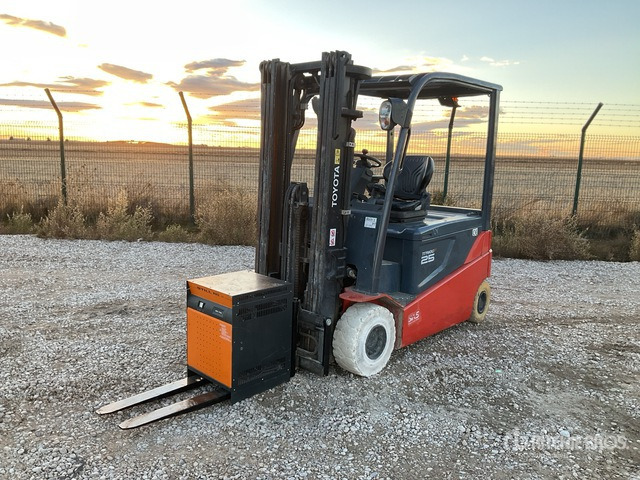 2013 Toyota 8FBMT25 Electric Forklift - Ηλεκτροκίνητο περονοφόρο: φωτογραφία 2 2013 Toyota 8FBMT25 Electric Forklift - Ηλεκτροκίνητο περονοφόρο: φωτογραφία 2