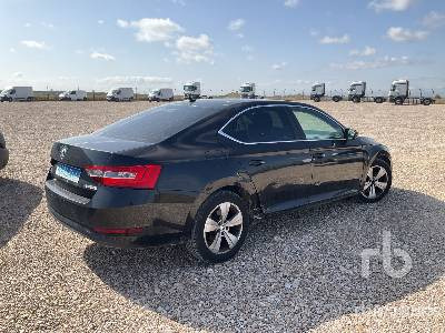 SKODA SUPERB 2.0D - Αυτοκίνητο: φωτογραφία 3 SKODA SUPERB 2.0D - Αυτοκίνητο: φωτογραφία 3