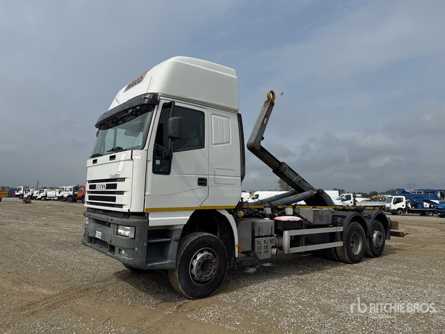 2001 Iveco Eurostar 260E40 6x2 Sleeper Roll-Off Truck - Φορτηγό φόρτωσης γάντζου: φωτογραφία 2 2001 Iveco Eurostar 260E40 6x2 Sleeper Roll-Off Truck - Φορτηγό φόρτωσης γάντζου: φωτογραφία 2