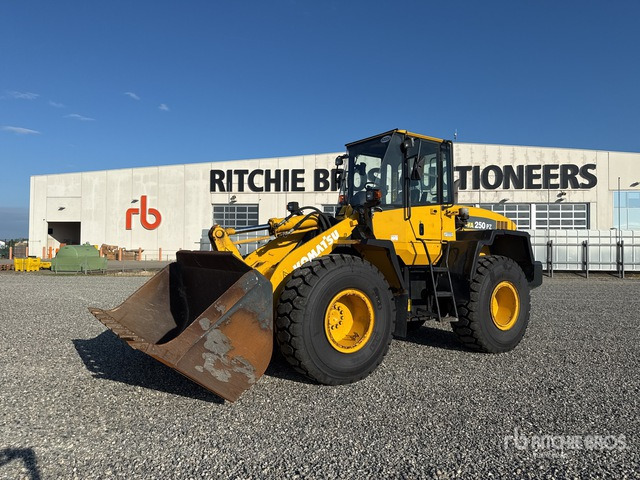 2003 Komatsu WA250-5 Pala gommata - Ελαστιχοφόρος φορτωτής: φωτογραφία 2 2003 Komatsu WA250-5 Pala gommata - Ελαστιχοφόρος φορτωτής: φωτογραφία 2