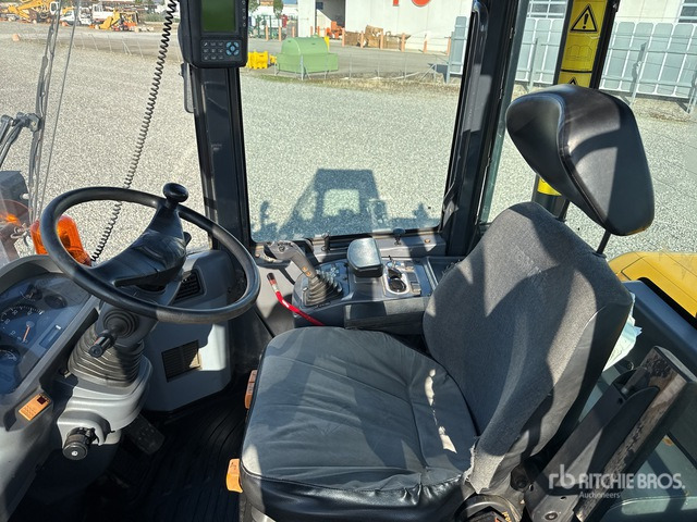 2003 Komatsu WA250-5 Pala gommata - Ελαστιχοφόρος φορτωτής: φωτογραφία 5 2003 Komatsu WA250-5 Pala gommata - Ελαστιχοφόρος φορτωτής: φωτογραφία 5
