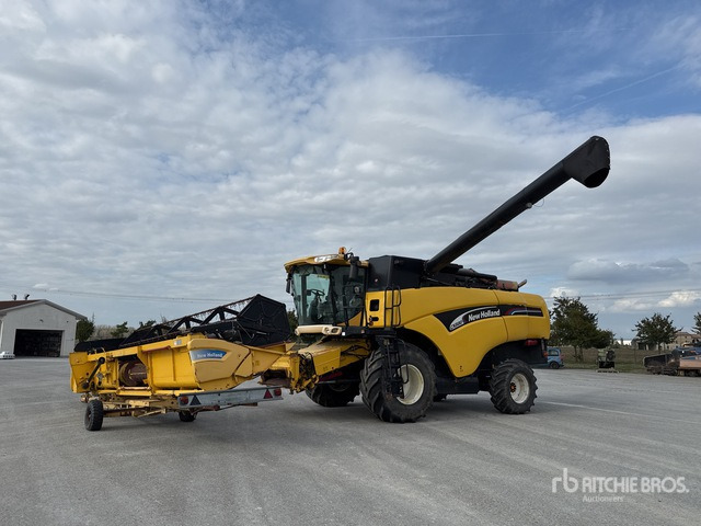 2003 New Holland CX8.80 Mietitrebbia - Θεριζοαλωνιστική μηχανή: φωτογραφία 2 2003 New Holland CX8.80 Mietitrebbia - Θεριζοαλωνιστική μηχανή: φωτογραφία 2