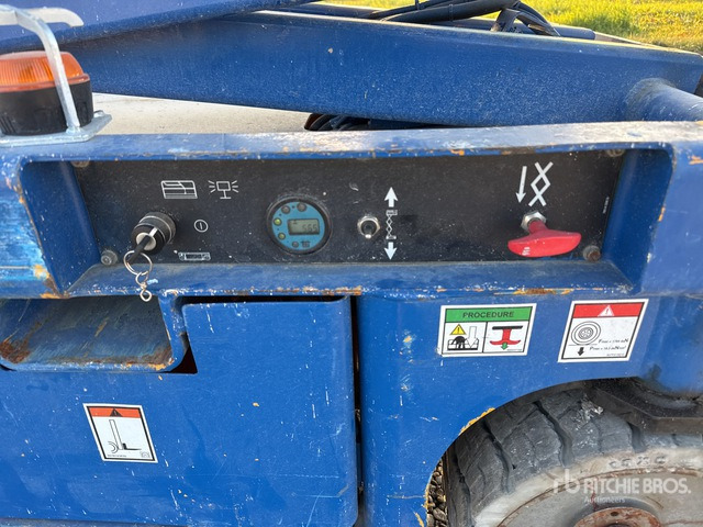 2008 Haulotte Compact12 Electric Scissor Lift - Ψαλιδωτό ανυψωτικό: φωτογραφία 5 2008 Haulotte Compact12 Electric Scissor Lift - Ψαλιδωτό ανυψωτικό: φωτογραφία 5