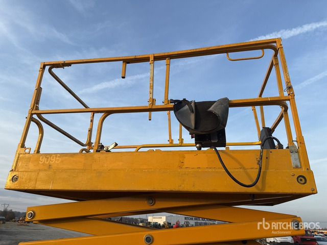 2011 Haulotte Compact 14 Electric Scissor Lift - Ψαλιδωτό ανυψωτικό: φωτογραφία 4 2011 Haulotte Compact 14 Electric Scissor Lift - Ψαλιδωτό ανυψωτικό: φωτογραφία 4