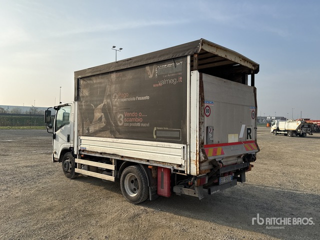 2014 Isuzu NPR 75 4x2 Curtain Side Truck - Φορτηγό μουσαμάς: φωτογραφία 3 2014 Isuzu NPR 75 4x2 Curtain Side Truck - Φορτηγό μουσαμάς: φωτογραφία 3