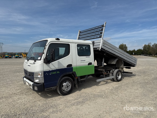 2015 Mitsubishi Canter Crew Cab Dump Truck: Light Duty - Φορτηγό ανατρεπόμενο: φωτογραφία 2 2015 Mitsubishi Canter Crew Cab Dump Truck: Light Duty - Φορτηγό ανατρεπόμενο: φωτογραφία 2