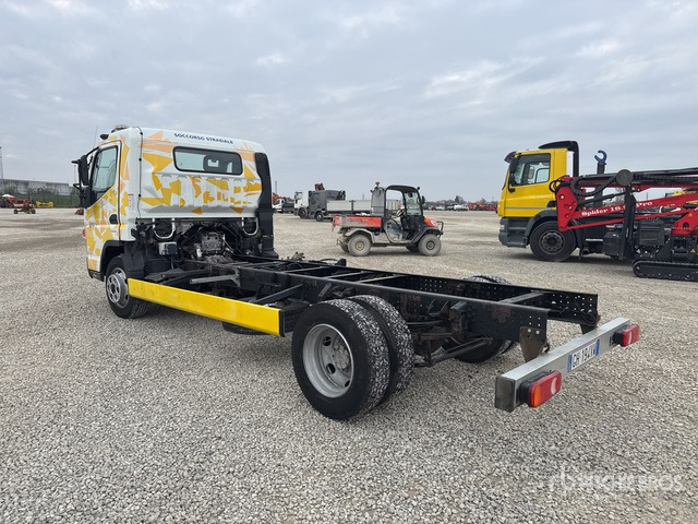 2015 Mitsubishi Fuso Canter 7C18 4x2 Cab and Chassis - Φορτηγό σασί: φωτογραφία 3 2015 Mitsubishi Fuso Canter 7C18 4x2 Cab and Chassis - Φορτηγό σασί: φωτογραφία 3