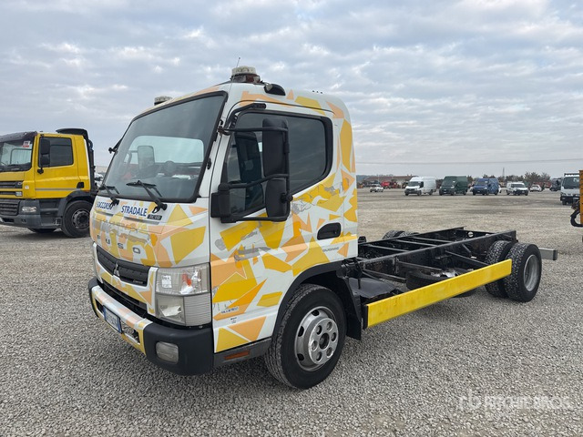 2015 Mitsubishi Fuso Canter 7C18 4x2 Cab and Chassis - Φορτηγό σασί: φωτογραφία 1 2015 Mitsubishi Fuso Canter 7C18 4x2 Cab and Chassis - Φορτηγό σασί: φωτογραφία 1