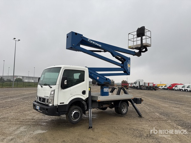 2015 Nissan Cabstar 35.12 2015 Socage DA 320 20 m on Bucket Truck - Φορτηγό με εναέρια πλατφόρμα: φωτογραφία 1 2015 Nissan Cabstar 35.12 2015 Socage DA 320 20 m on Bucket Truck - Φορτηγό με εναέρια πλατφόρμα: φωτογραφία 1