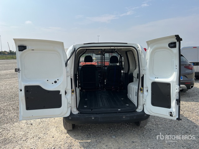 2016 Fiat Fiorino 1.3 MJT SX 16v Van Truck - Μικρό βαν: φωτογραφία 5 2016 Fiat Fiorino 1.3 MJT SX 16v Van Truck - Μικρό βαν: φωτογραφία 5