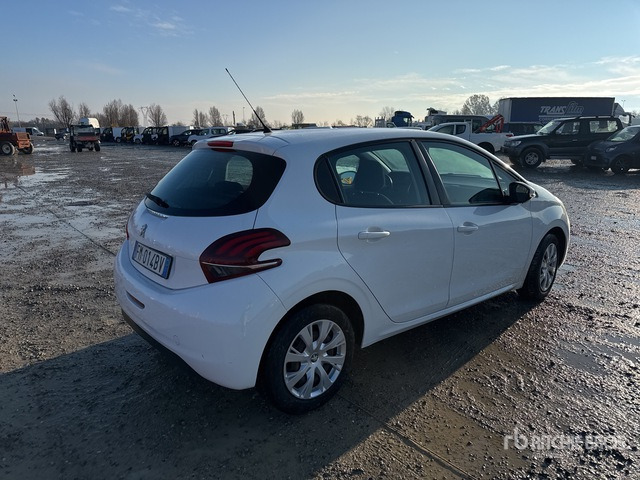 2017 Peugeot 208 BERLINA MIX BLUEHDI Automobile - Αυτοκίνητο: φωτογραφία 3 2017 Peugeot 208 BERLINA MIX BLUEHDI Automobile - Αυτοκίνητο: φωτογραφία 3