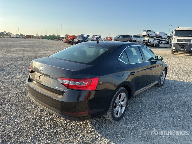2018 Skoda Superb Autovettura - Αυτοκίνητο: φωτογραφία 4 2018 Skoda Superb Autovettura - Αυτοκίνητο: φωτογραφία 4