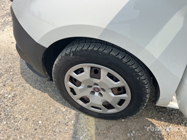 2019 Fiat Doblo Cargo Autocarro furgonato - Μικρό βαν: φωτογραφία 5 2019 Fiat Doblo Cargo Autocarro furgonato - Μικρό βαν: φωτογραφία 5