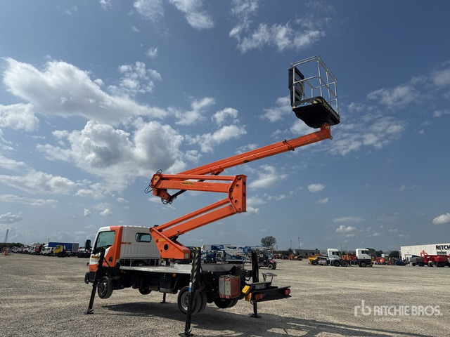 Nissan Cabstar 35.12 Piattaforma autocarrata - Φορτηγό με εναέρια πλατφόρμα: φωτογραφία 3 Nissan Cabstar 35.12 Piattaforma autocarrata - Φορτηγό με εναέρια πλατφόρμα: φωτογραφία 3