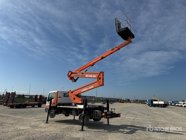Nissan Cabstar Piattaforma autocarrata - Φορτηγό με εναέρια πλατφόρμα: φωτογραφία 3 Nissan Cabstar Piattaforma autocarrata - Φορτηγό με εναέρια πλατφόρμα: φωτογραφία 3