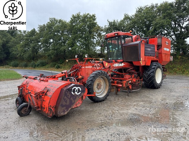 1998 Matrot M41H Self-Propelled 6 Row Machine A ... Sugar Beet Harvester - Θεριζοαλωνιστική μηχανή τεύτλων: φωτογραφία 2 1998 Matrot M41H Self-Propelled 6 Row Machine A ... Sugar Beet Harvester - Θεριζοαλωνιστική μηχανή τεύτλων: φωτογραφία 2