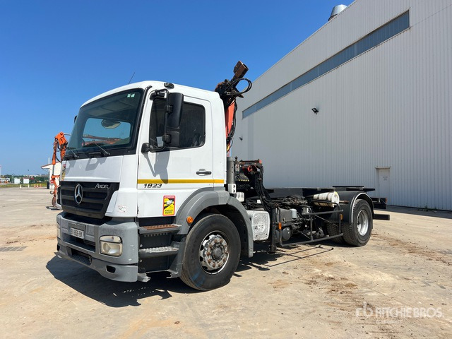 2006 Mercedes-Benz Axor 1823 4x2 Chassis Cabine Avec Grue 4x2 Cab and Chassis - Φορτηγό σασί, Φορτηγό με γερανό: φωτογραφία 1 2006 Mercedes-Benz Axor 1823 4x2 Chassis Cabine Avec Grue 4x2 Cab and Chassis - Φορτηγό σασί, Φορτηγό με γερανό: φωτογραφία 1