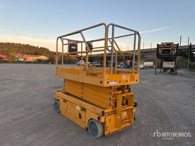 2015 Haulotte Compact12 Nacelle Ciseaux Electrique Electric Scissor Lift - Ψαλιδωτό ανυψωτικό: φωτογραφία 3 2015 Haulotte Compact12 Nacelle Ciseaux Electrique Electric Scissor Lift - Ψαλιδωτό ανυψωτικό: φωτογραφία 3