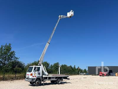 NISSAN 2003 Multitel MJ190DS 19 m on 4 ... - Φορτηγό με εναέρια πλατφόρμα: φωτογραφία 3 NISSAN 2003 Multitel MJ190DS 19 m on 4 ... - Φορτηγό με εναέρια πλατφόρμα: φωτογραφία 3