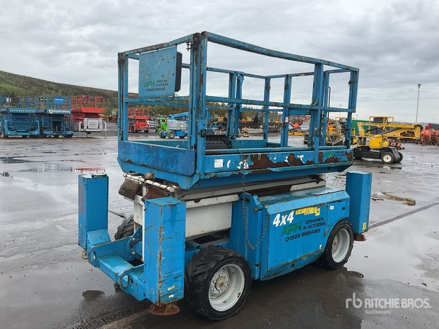 2008 Genie GS3268 4x4 Diesel Scissor Lift - Ψαλιδωτό ανυψωτικό: φωτογραφία 4 2008 Genie GS3268 4x4 Diesel Scissor Lift - Ψαλιδωτό ανυψωτικό: φωτογραφία 4