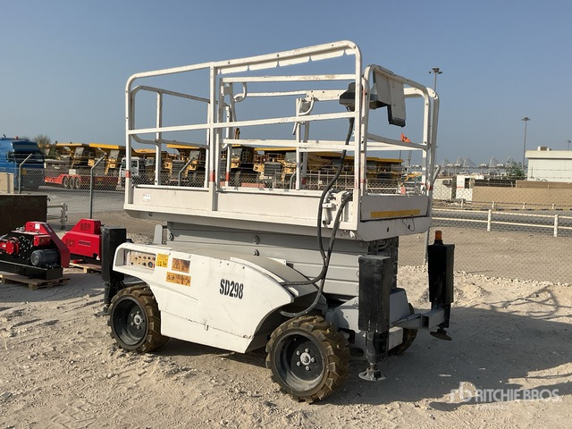 2004 Haulotte Compact 12DX 4x4 Diesel Scissor Lift - Ψαλιδωτό ανυψωτικό: φωτογραφία 3 2004 Haulotte Compact 12DX 4x4 Diesel Scissor Lift - Ψαλιδωτό ανυψωτικό: φωτογραφία 3