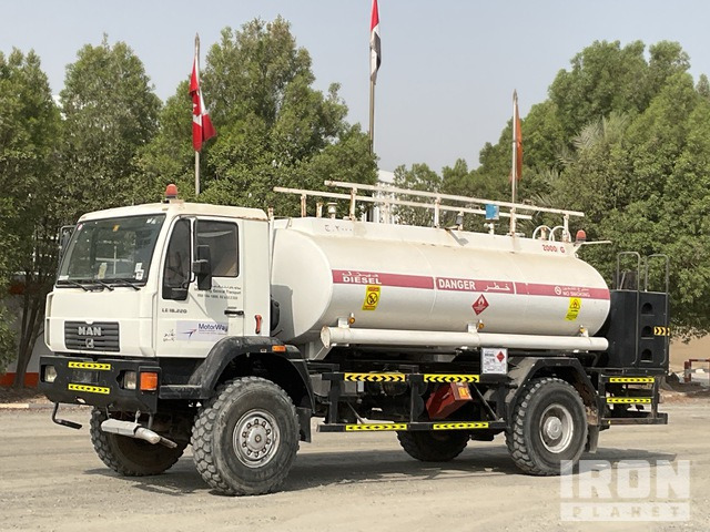 2005 MAN LE18.220 8000 L 4x4 Tanker Truck - Φορτηγό βυτιοφόρο: φωτογραφία 1 2005 MAN LE18.220 8000 L 4x4 Tanker Truck - Φορτηγό βυτιοφόρο: φωτογραφία 1