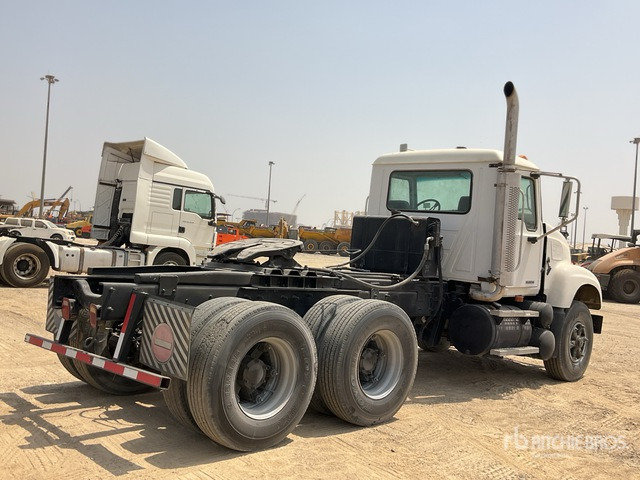 2005 Mack Granite CV713 6x4 T/A Day Cab Truck Tractor - Τράκτορας: φωτογραφία 3 2005 Mack Granite CV713 6x4 T/A Day Cab Truck Tractor - Τράκτορας: φωτογραφία 3