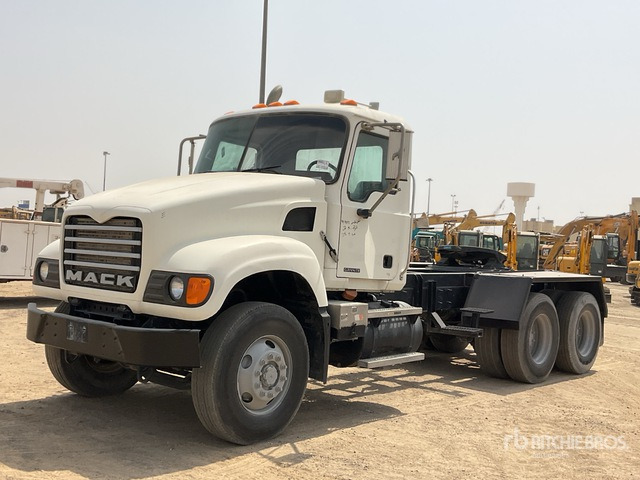 2008 Mack Granite CV713 6x4 T/A Day Cab Truck Tractor - Τράκτορας: φωτογραφία 1 2008 Mack Granite CV713 6x4 T/A Day Cab Truck Tractor - Τράκτορας: φωτογραφία 1