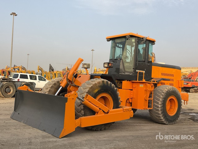 2010 Yutong GQ320A - Μπουλντόζα: φωτογραφία 1 2010 Yutong GQ320A - Μπουλντόζα: φωτογραφία 1