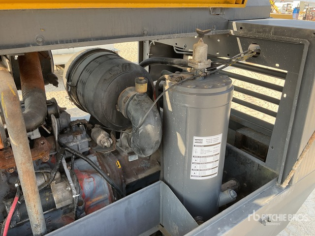 2011 Atlas Copco XAS186DD Mobile Air Compressor - Αεροσυμπιεστής: φωτογραφία 4 2011 Atlas Copco XAS186DD Mobile Air Compressor - Αεροσυμπιεστής: φωτογραφία 4