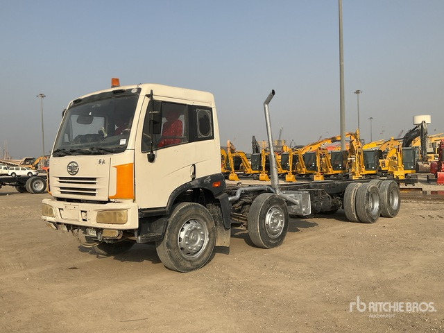 2014 FAW CA1313P 8x4 Twin-Steer Cab and Chassis - Φορτηγό σασί: φωτογραφία 2 2014 FAW CA1313P 8x4 Twin-Steer Cab and Chassis - Φορτηγό σασί: φωτογραφία 2