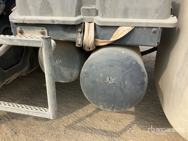 2015 Mercedes-Benz Actross 1843LS 4x2 S/A Sleeper Truck Tractor - Τράκτορας: φωτογραφία 4 2015 Mercedes-Benz Actross 1843LS 4x2 S/A Sleeper Truck Tractor - Τράκτορας: φωτογραφία 4